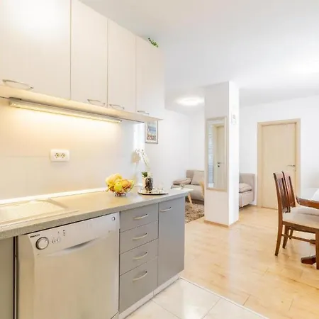 Neda Apartment