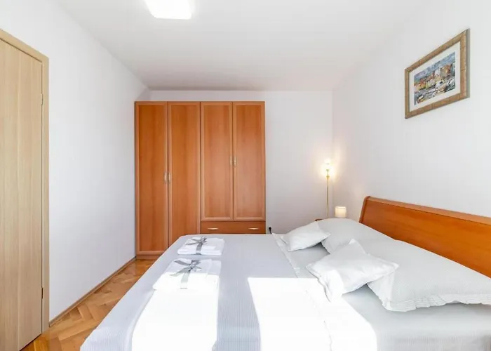 Neda شقة سبليت