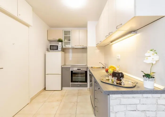 شقة Neda سبليت